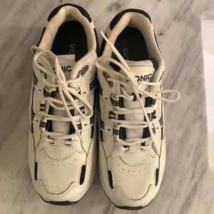 Vionic Men’s Walker Lace up Sneaker EUC